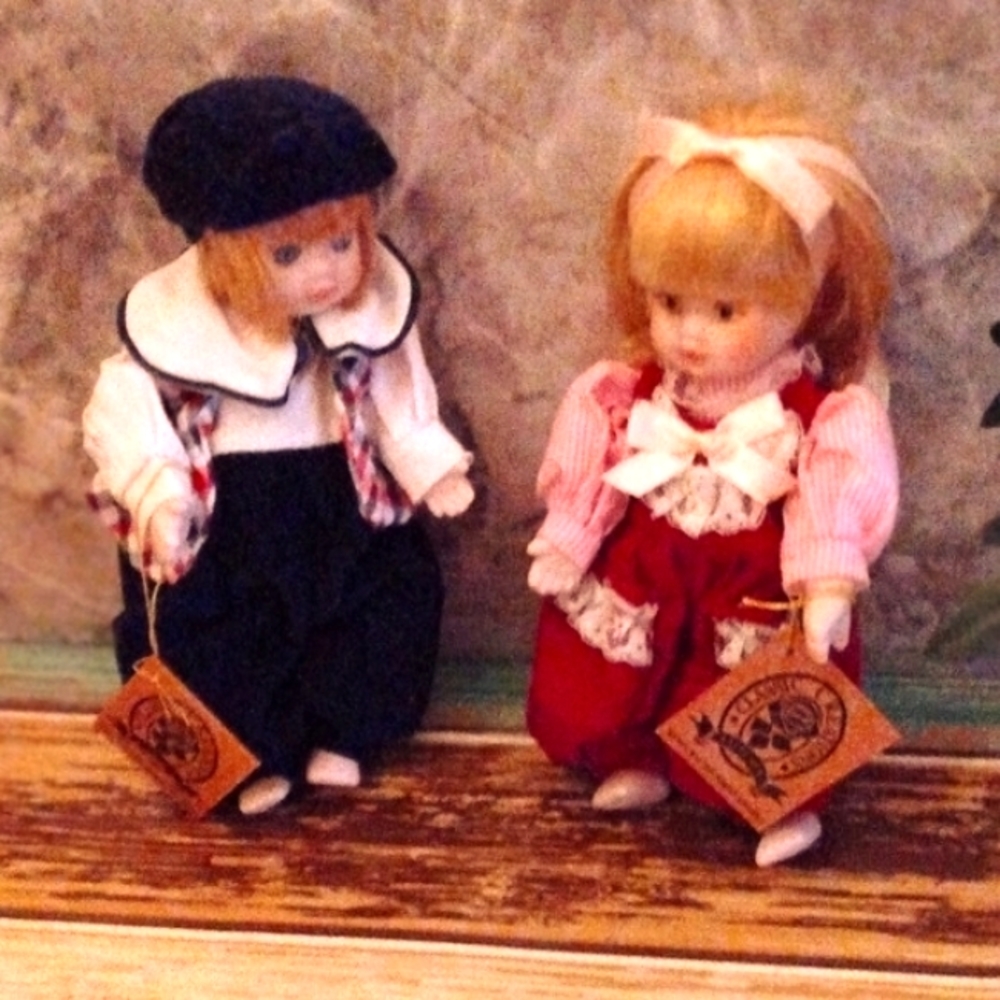 Vtg. Classic Creations Handcrafted Porcelain Dolls Greta and Glen